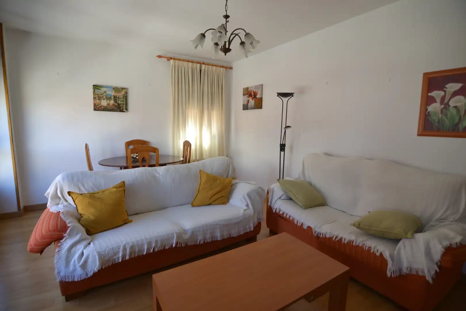 Sala de estar de Piso de alquiler en Plasencia con Aire acondicionado, Calefacción y Amueblado