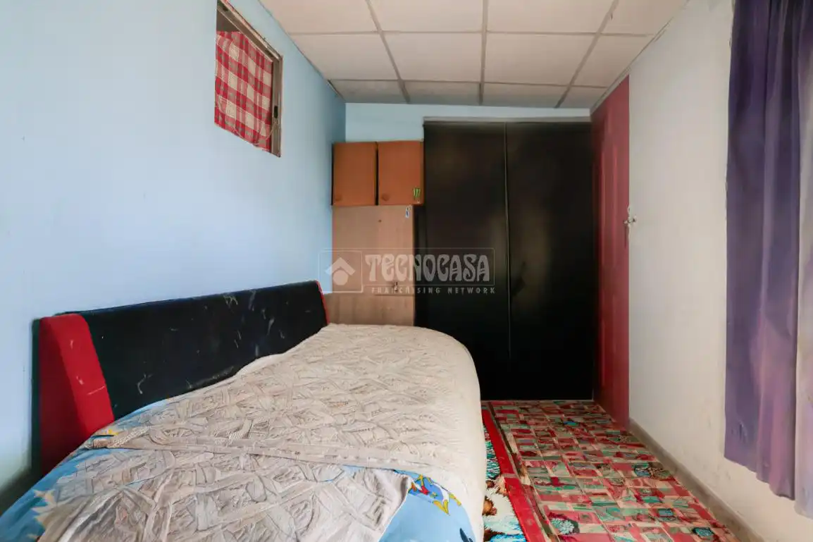 Dormitori de Pis en venda en Terrassa amb Terrassa i Balcó
