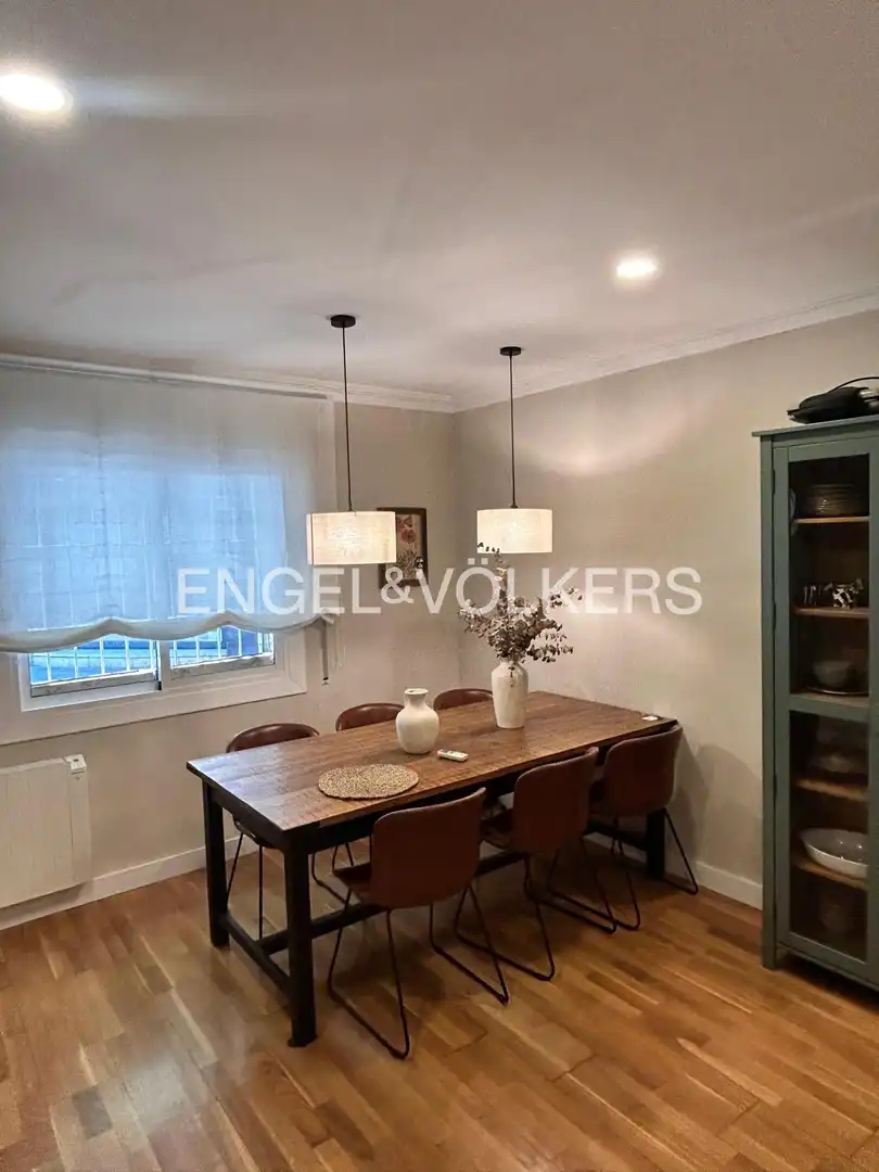 Comedor de Dúplex de alquiler en Barcelona con Aire acondicionado, Calefacción y Parquet