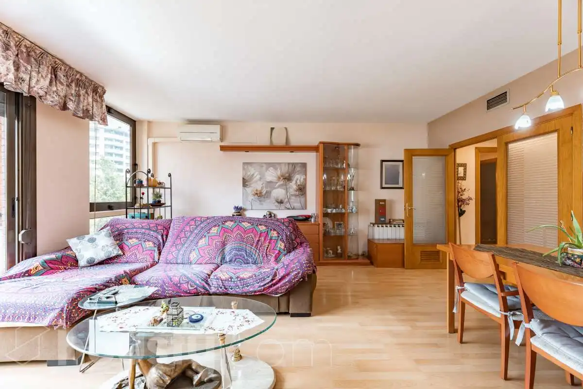 Sala de estar de Piso en venta en Barcelona con Aire acondicionado, Calefacción y Amueblado