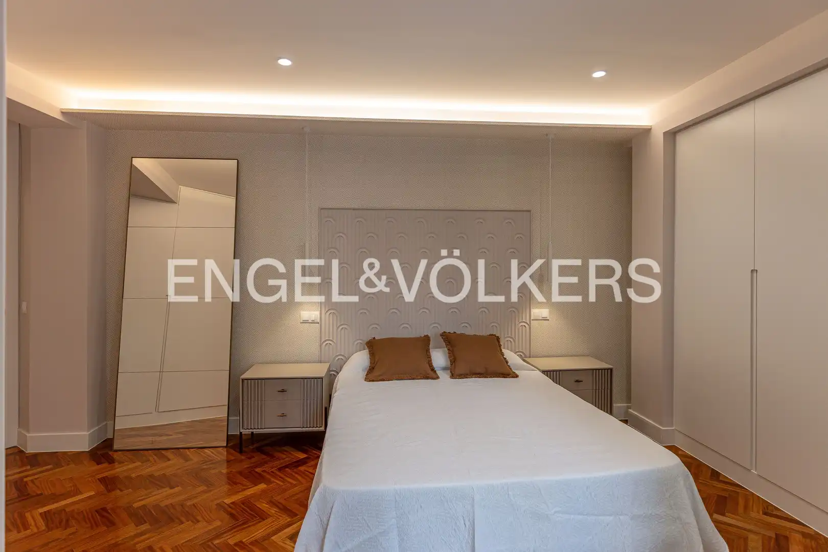 Schlafzimmer von Wohnung zum Verkauf in Madrid mit Klimaanlage, Heizung und Parkett