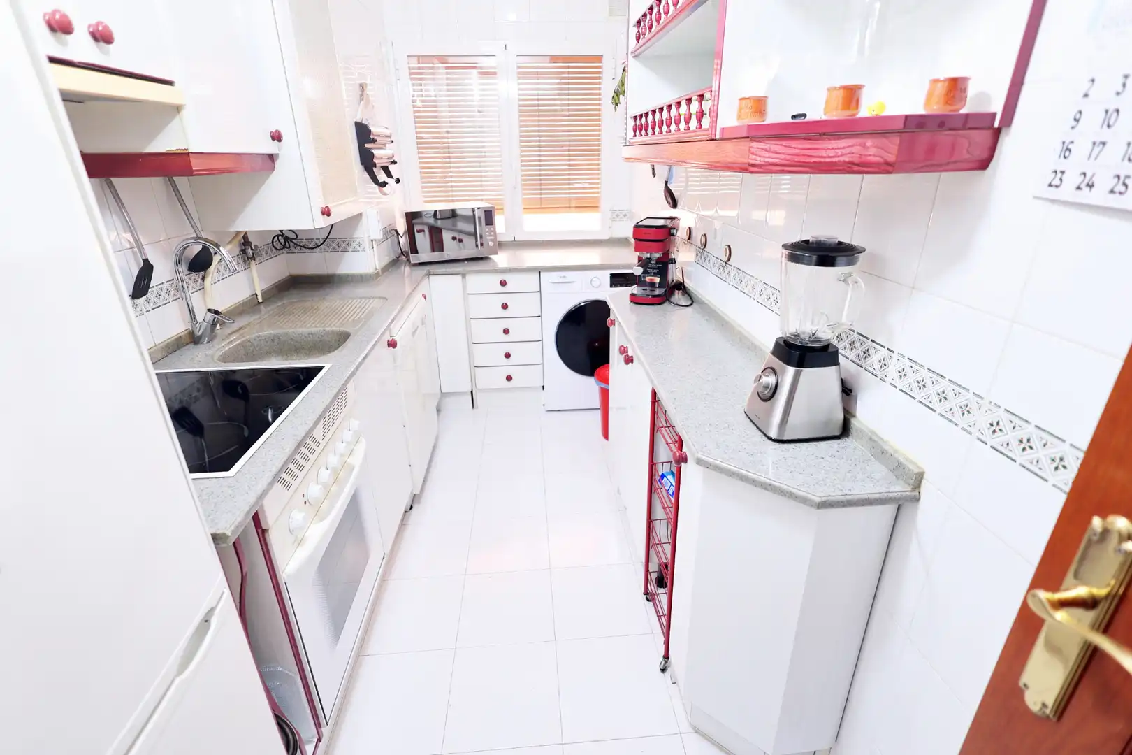 Kitchen of Flat for sale in Mejorada del Campo  with Air Conditioner, Heating and Storage room