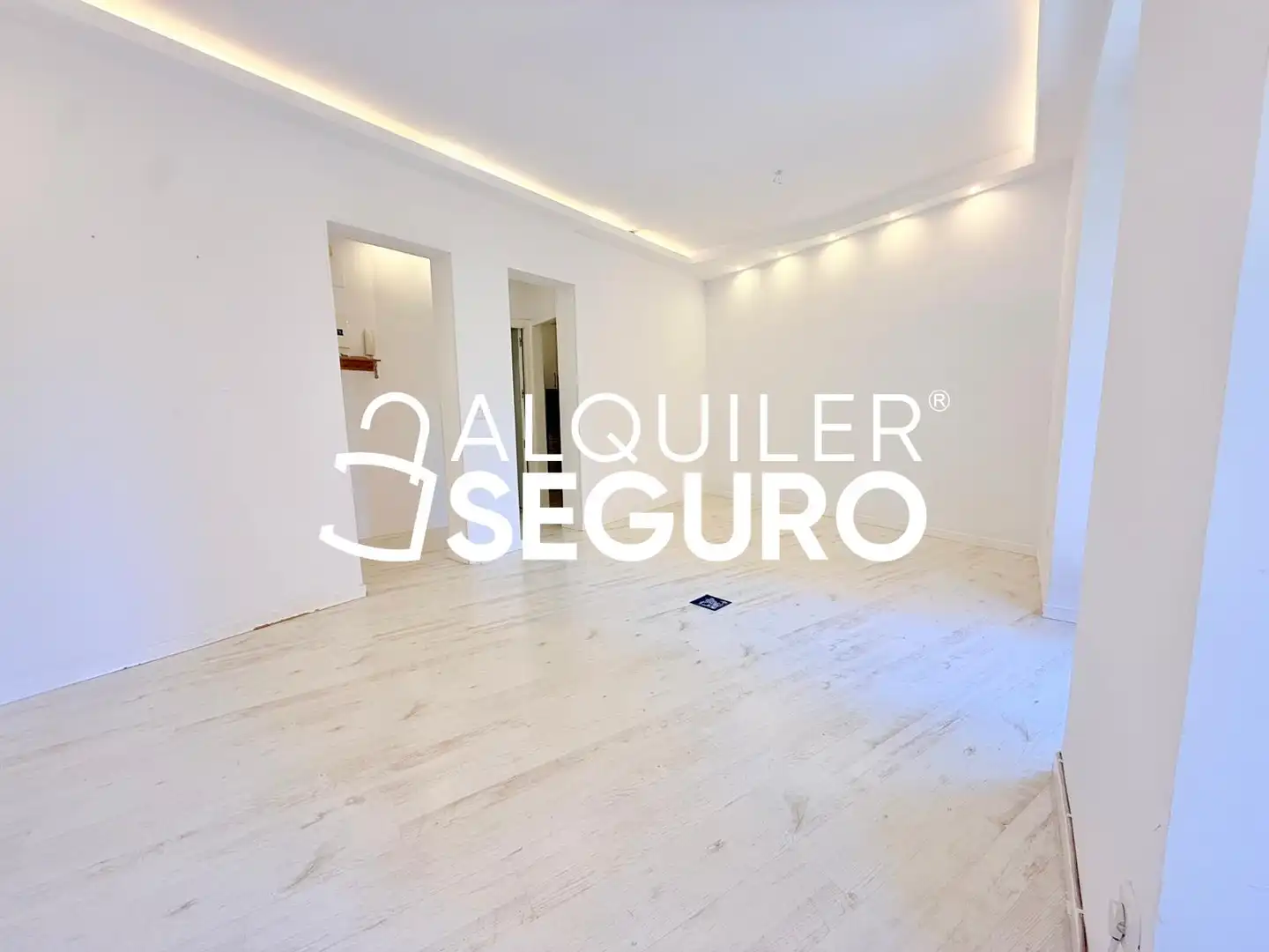 Living room of Flat for rent in Madrid  with Air Conditioner and Heating