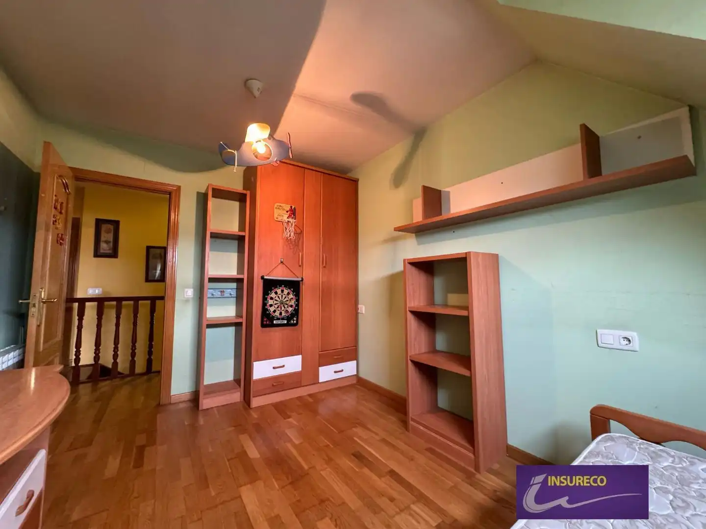 Habitación de Dúplex en venta en León Capital  con Calefacción, Terraza y Trastero