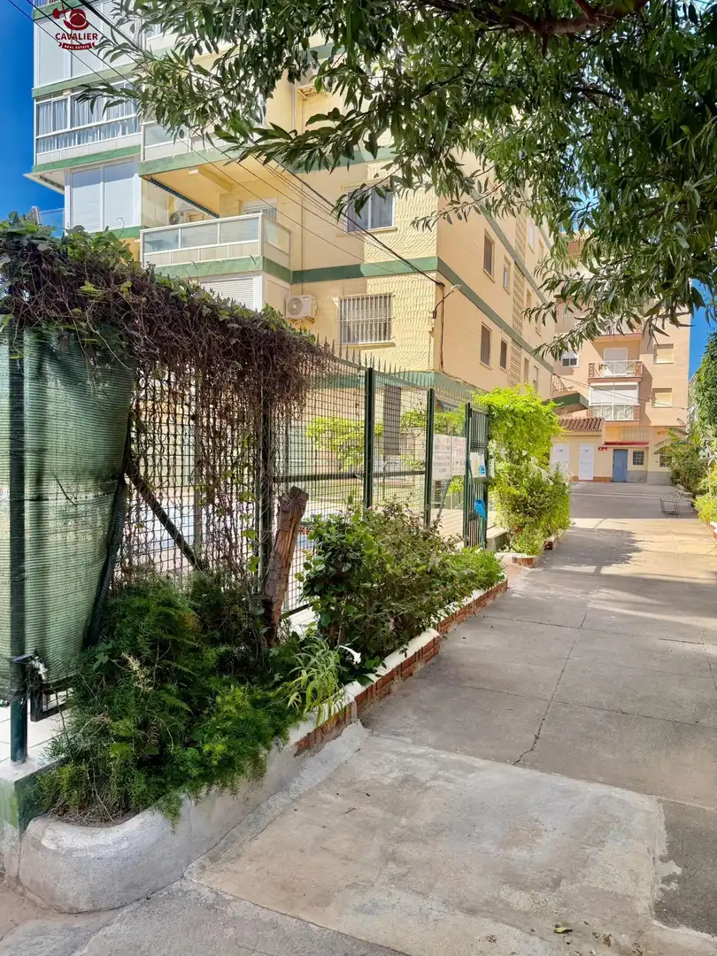 Vista exterior de Piso de alquiler en Vélez-Málaga con Aire acondicionado, Jardín privado y Terraza