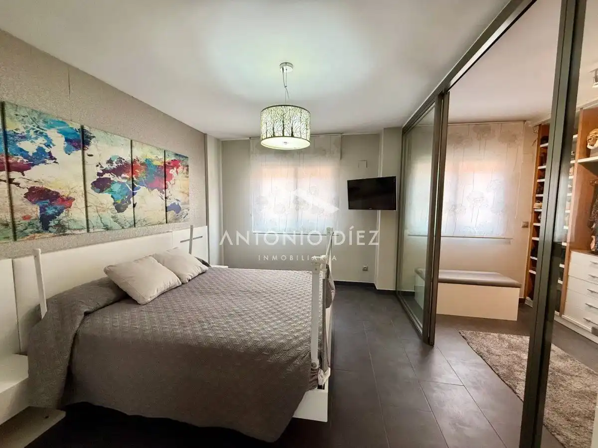 Detached homes for sale in La Serranica - Sagrado Corazón