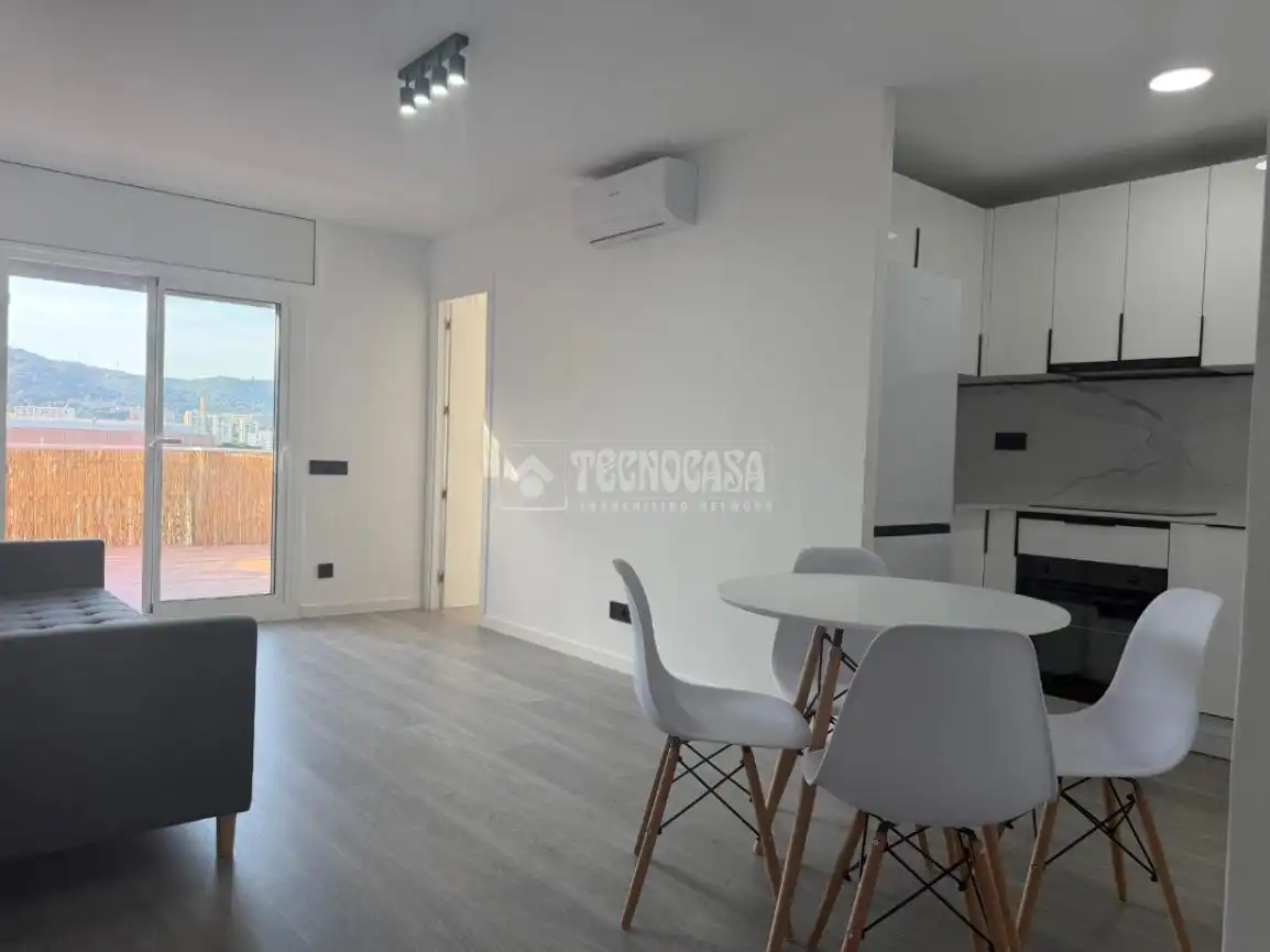 Sala de estar de Piso en venta en Barcelona con Aire acondicionado y Balcón
