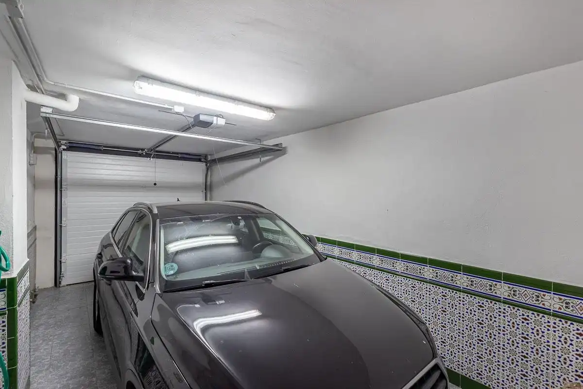 Parking de Casa adosada en venta en Motril con Terraza y Alarma