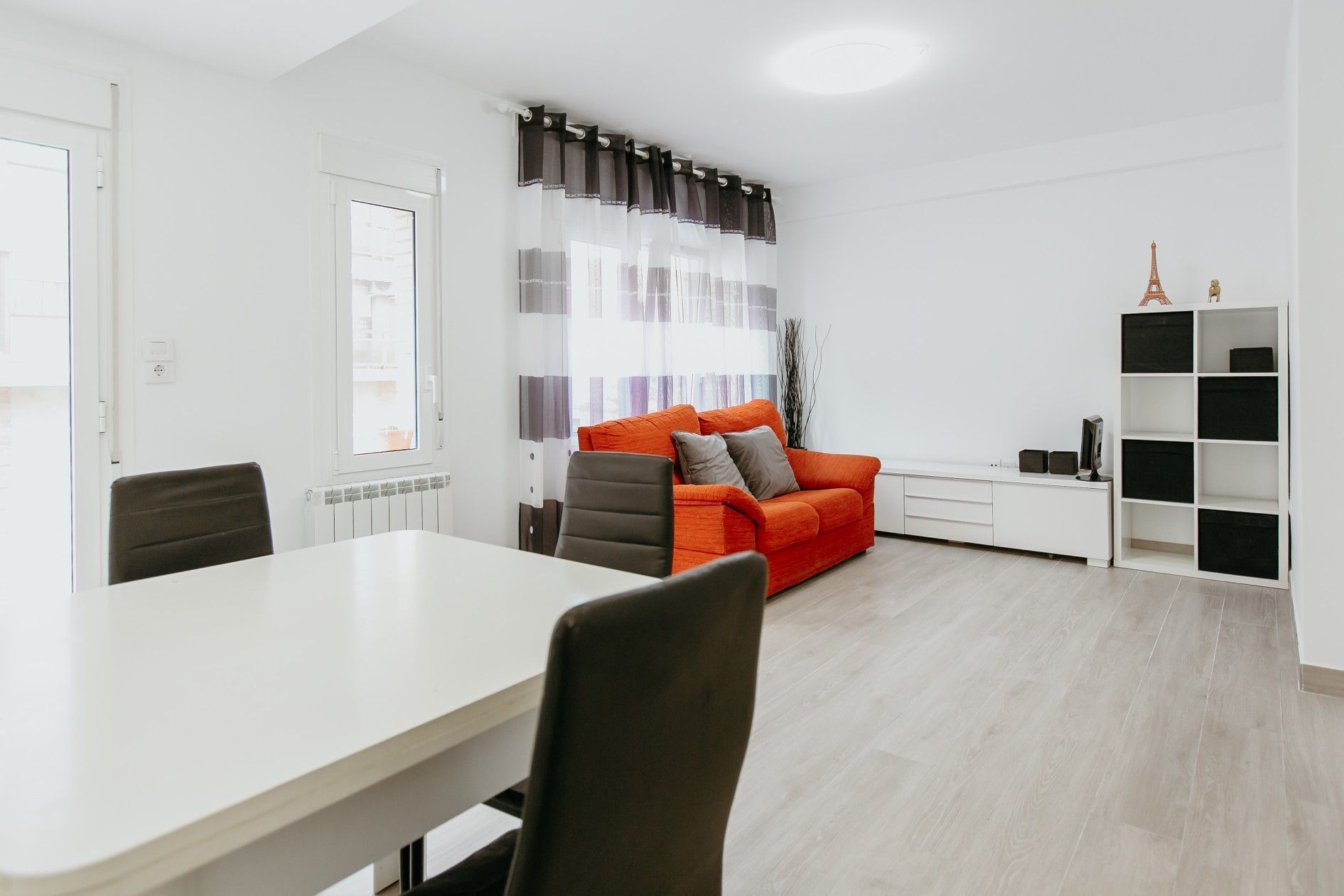 Sala de estar de Piso de alquiler en  Huesca Capital con Calefacción, Trastero y Balcón