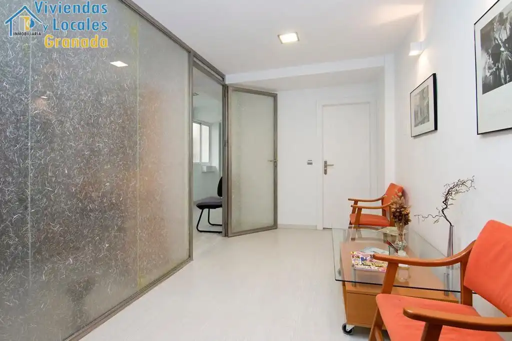 Office for rent in Granada  with Air Conditioner, Heating and Furnished