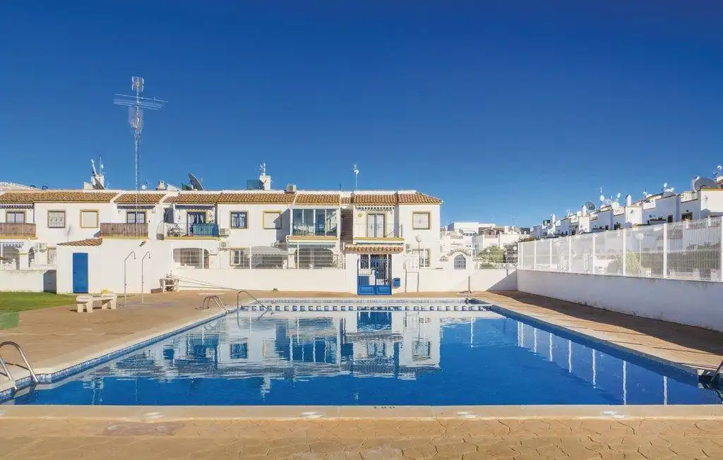 Adosado con terraza en venta en Zona Carrefour - Urbanizaciones