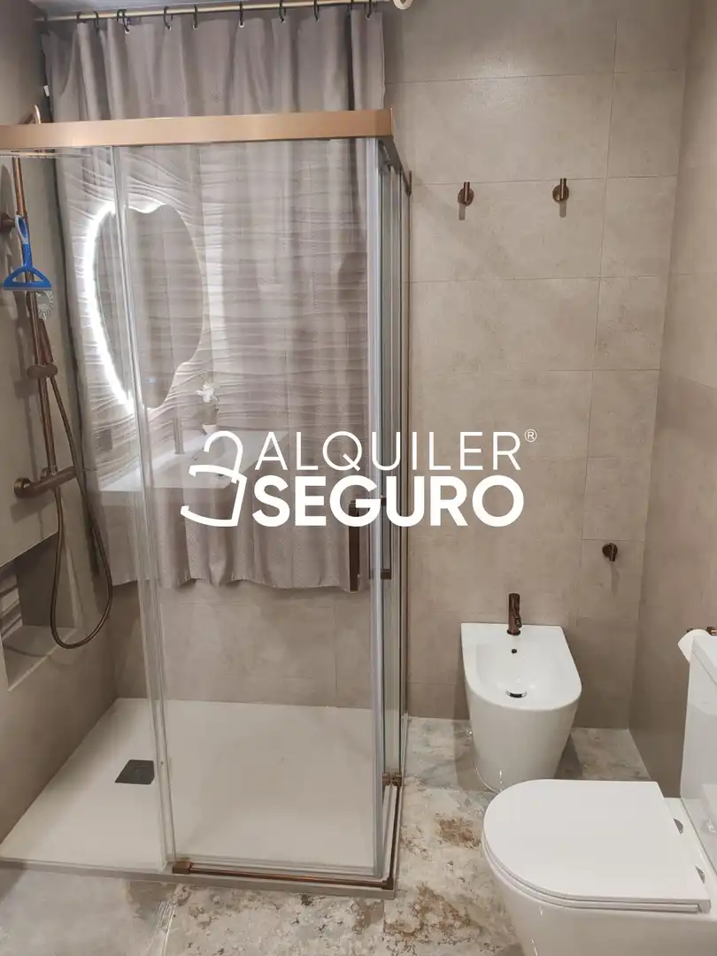 Baño de Casa o chalet de alquiler en Jun con Aire acondicionado, Terraza y Piscina