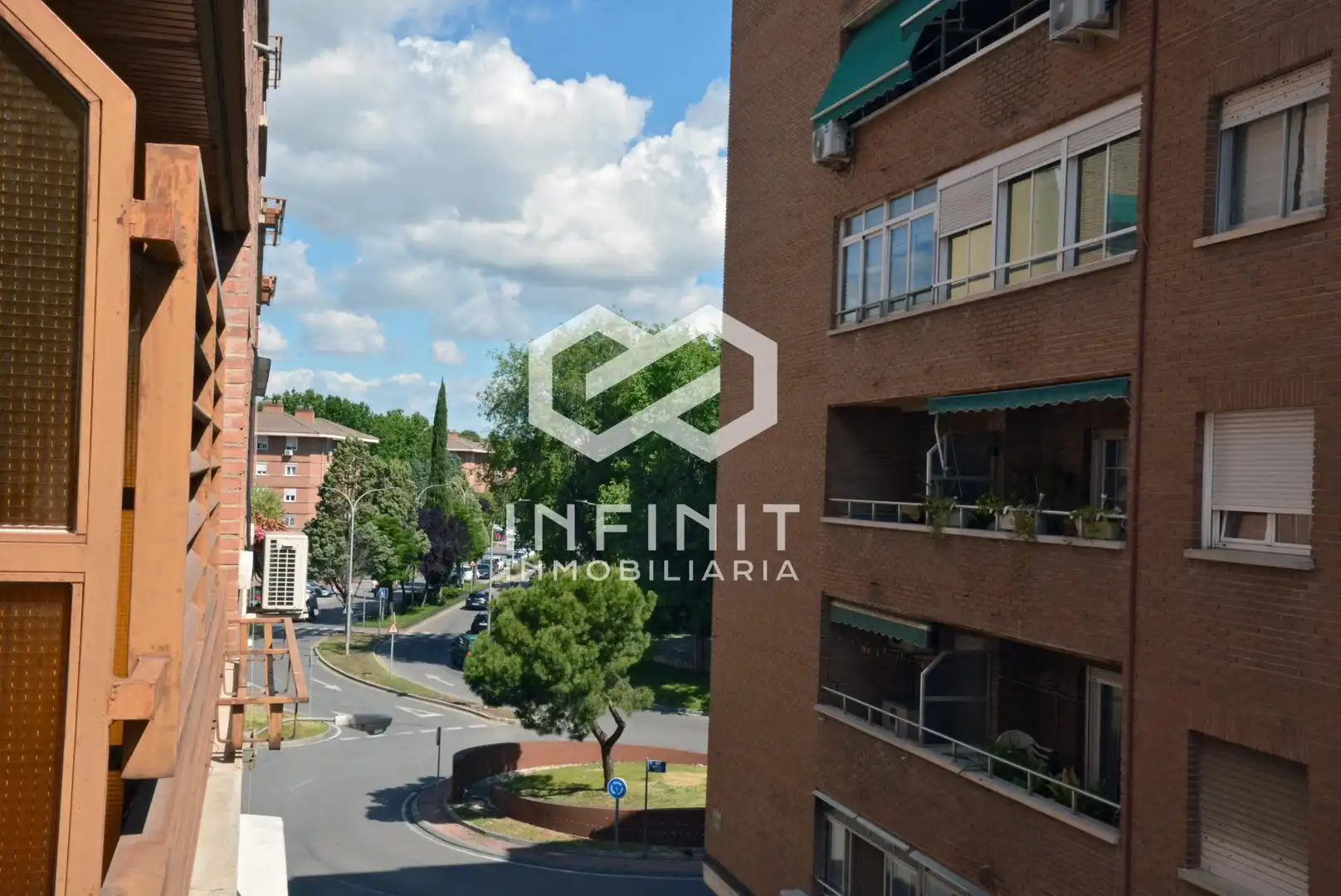 Vista exterior de Pis en venda en Alcalá de Henares amb Calefacció i Terrassa