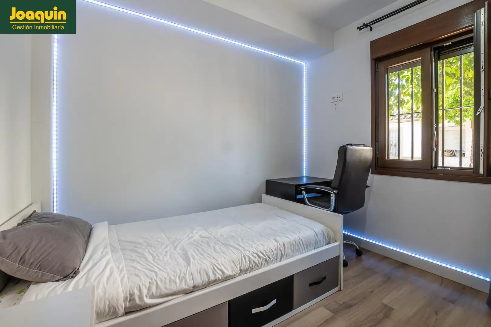Bedroom of Houses for sale in Córdoba  with Air Conditioner, Terrace and Storage room