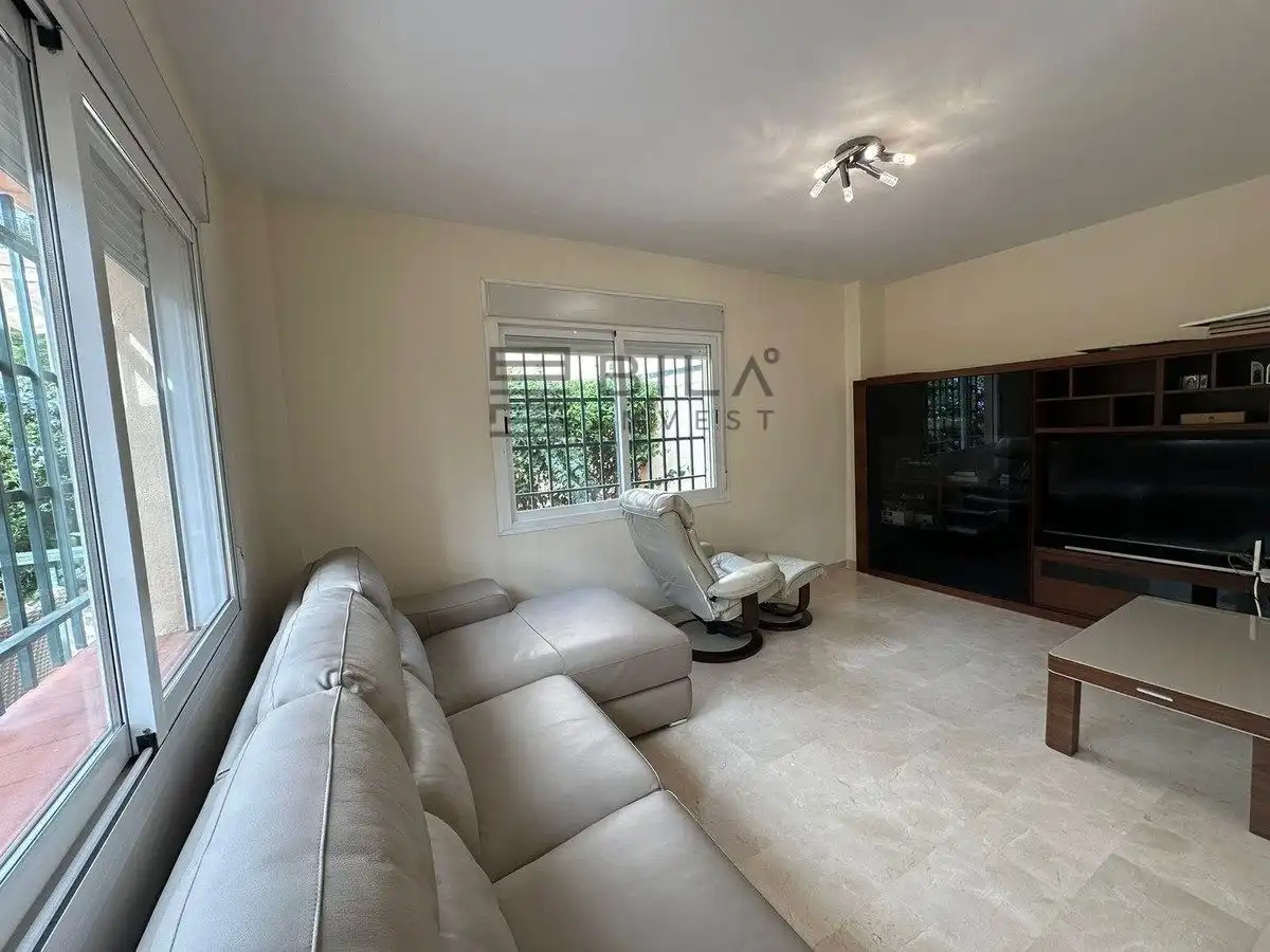 Terraced house with pool for sale in Real de Miraflores, imagen 6