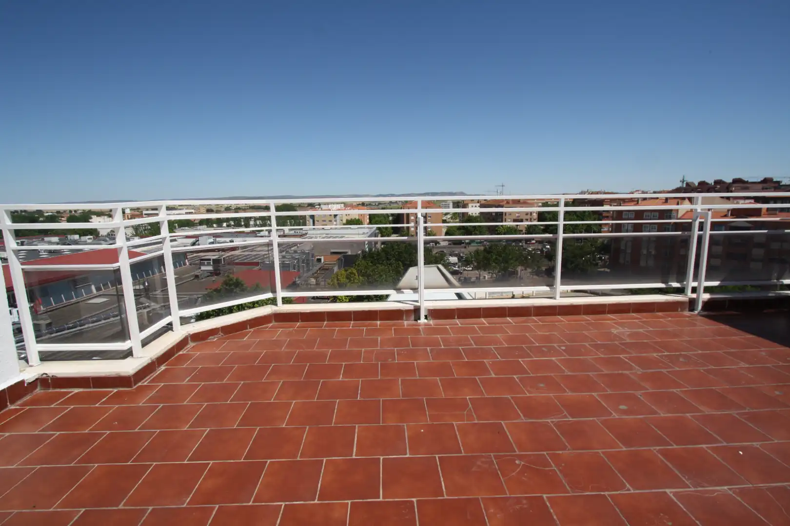 Terrassa de Àtic de lloguer en Albacete amb Aire condicionat, Calefacció i Terrassa