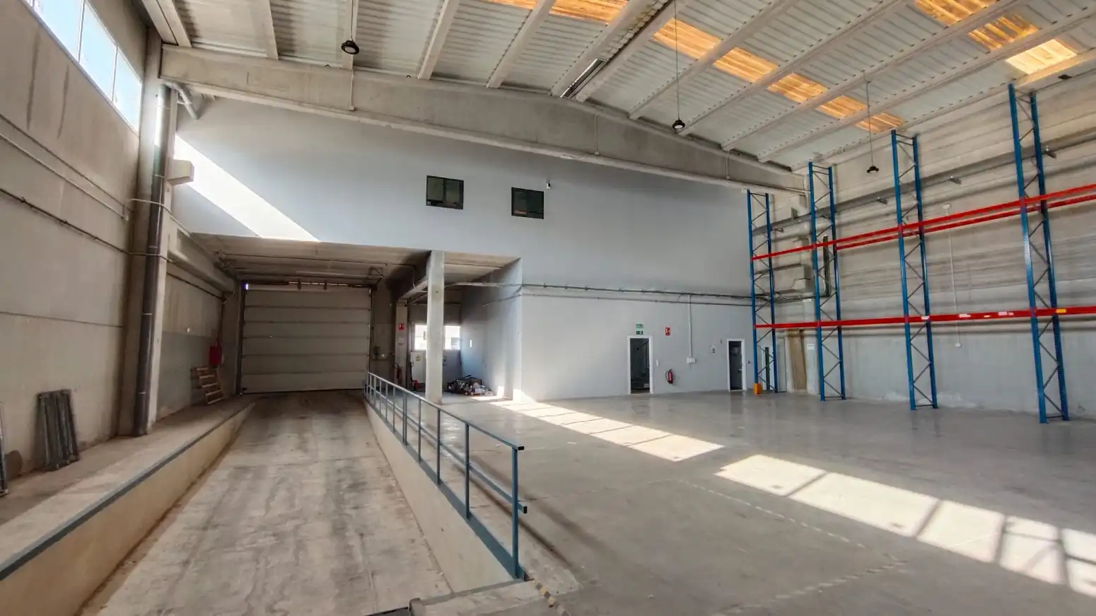 Industrial building to rent in Fuente del Jarro, imagen 5