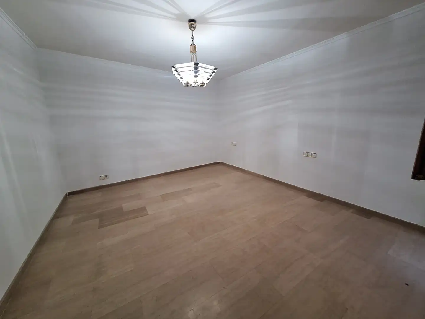 Houses for sale in Sueca  with Air Conditioner, Parquet flooring and Storage room