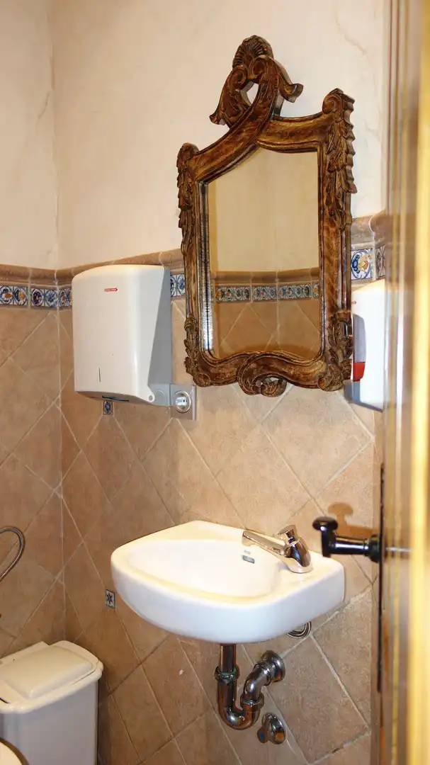 Badezimmer von Geschaftsraum zum Verkauf in Motril mit Klimaanlage und Möbliert