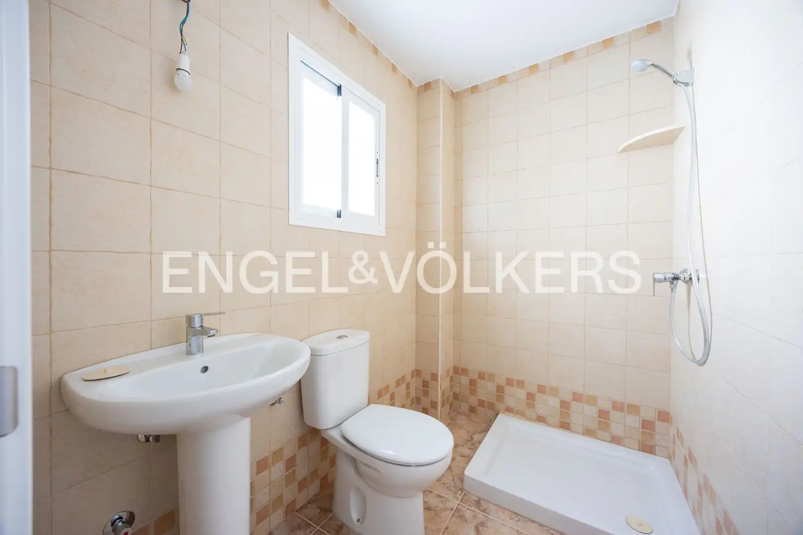 Baño de Dúplex en venta en Chipiona con Aire acondicionado, Calefacción y Terraza