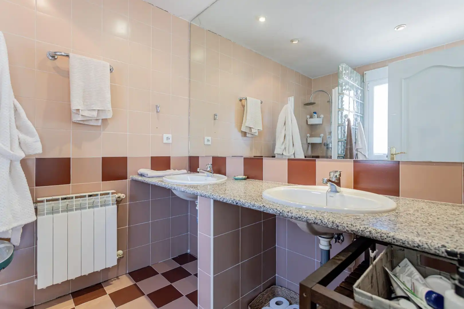 Bathroom of Houses for sale in Guadalix de la Sierra  with Heating, Terrace and Swimming Pool