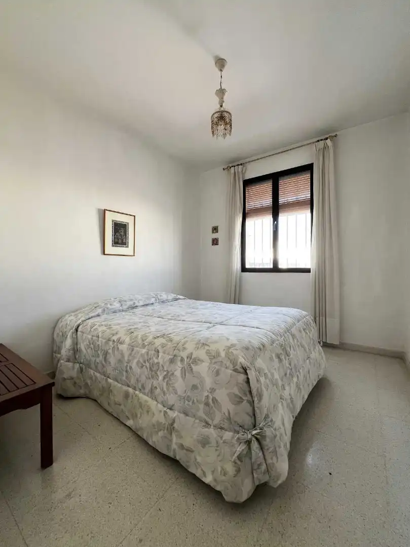 Dormitori de Casa o xalet en venda en Lora de Estepa amb Jardí privat i Traster