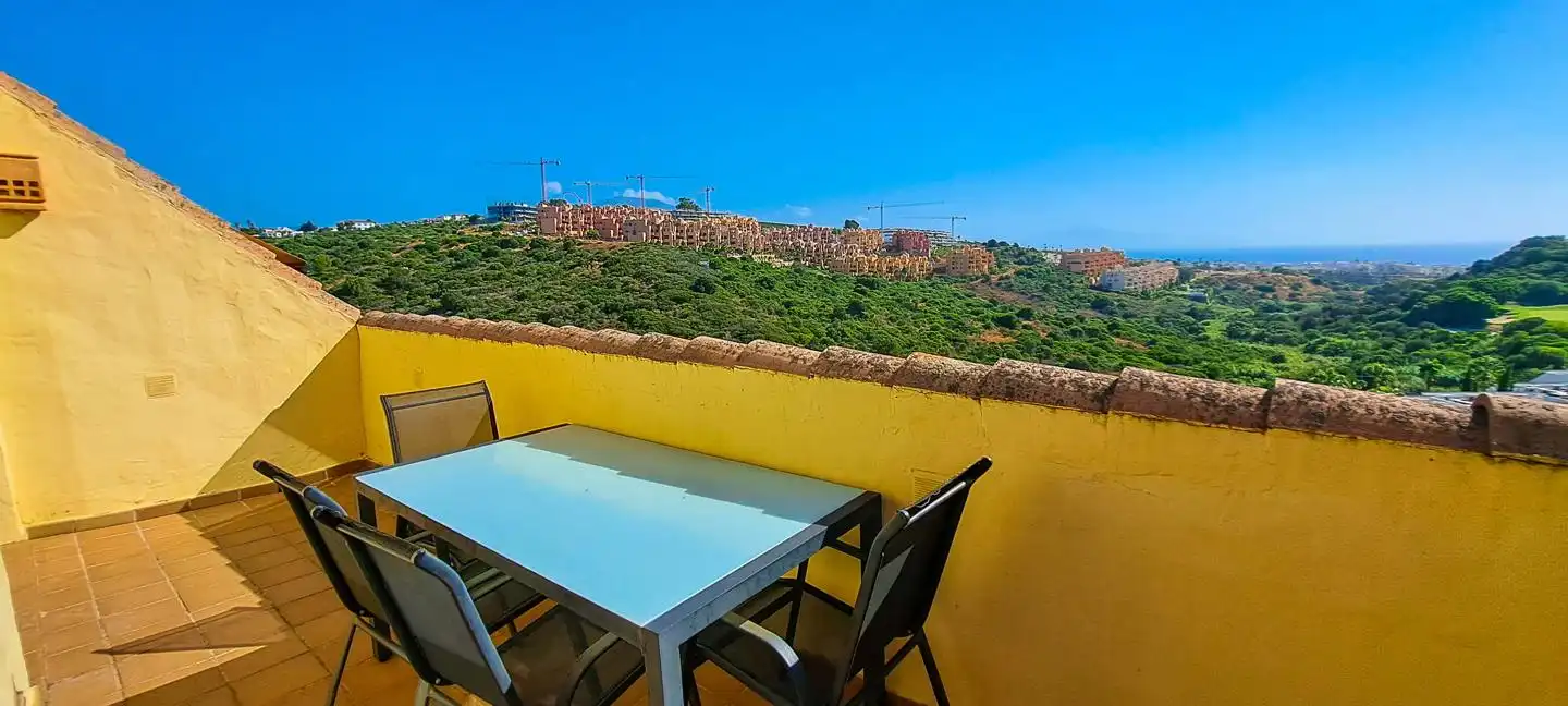 Attic for rent in La Duquesa