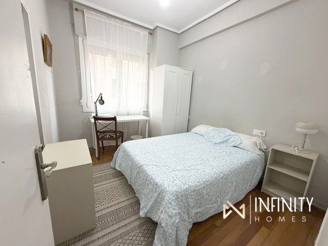 Bedroom of Flat to rent in Bilbao   with Heating, Oven and Washing machine