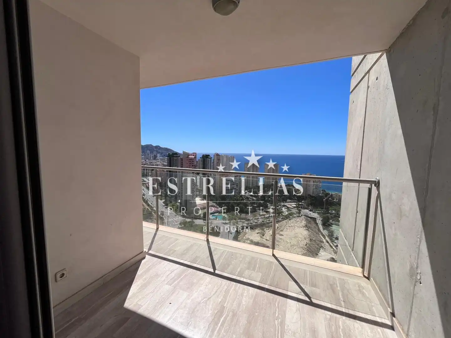 Apartament amb terrassa en venda a Via Parque, imagen 5