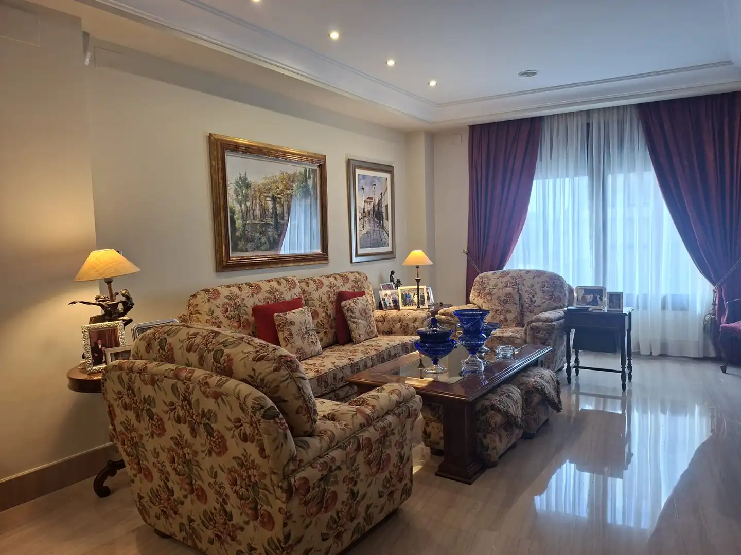 Sala de estar de Casa adosada en venta en Granada con Aire acondicionado, Calefacción y Parquet
