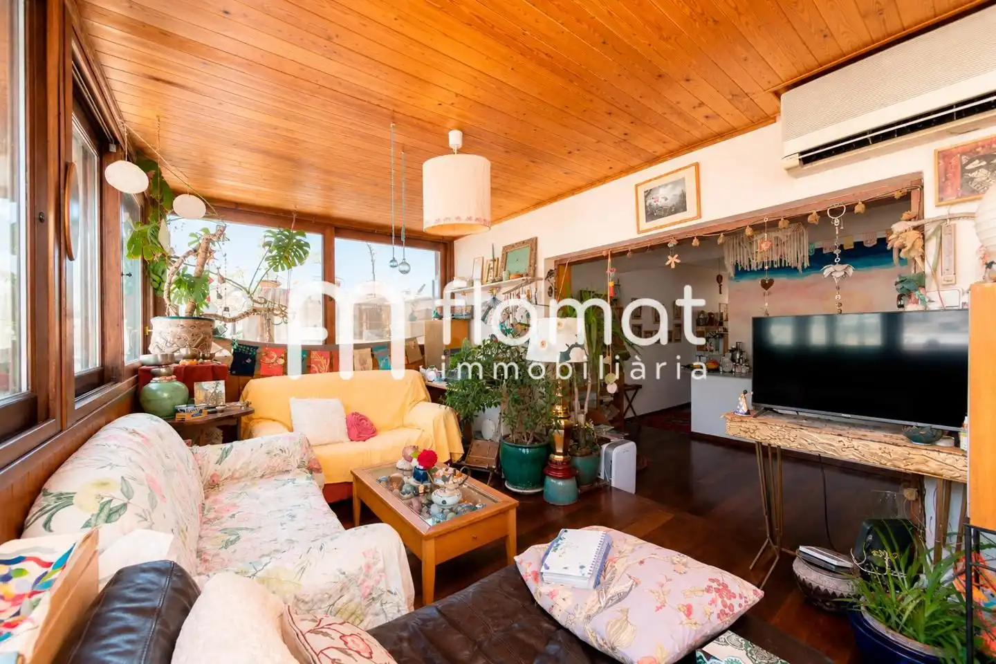 Living room of Attic for sale in Barcelona  with Air Conditioner, Terrace and Furnished