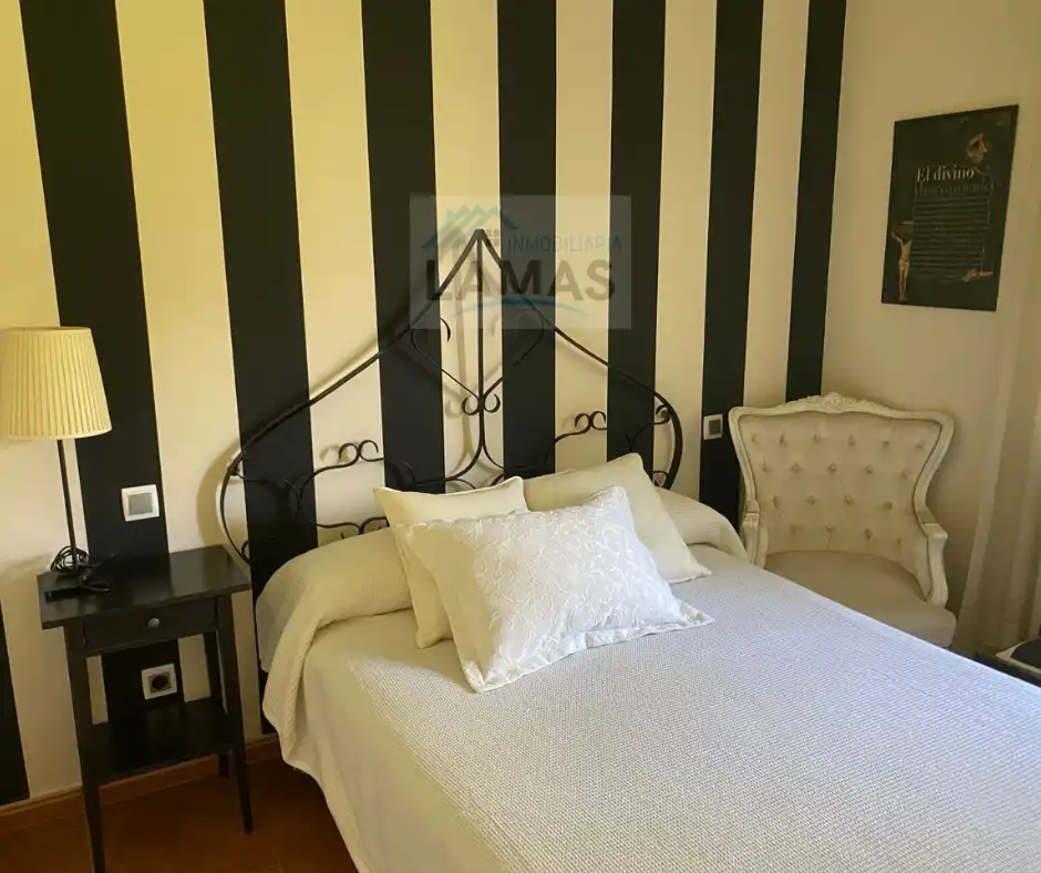 Dormitori de Finca rústica en venda en Navalmoral de la Mata amb Aire condicionat, Calefacció i Jardí privat