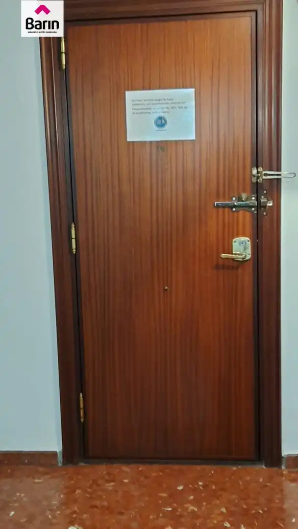 Wohnung zum Verkauf in Córdoba mit Klimaanlage, Terrasse und Abstellraum