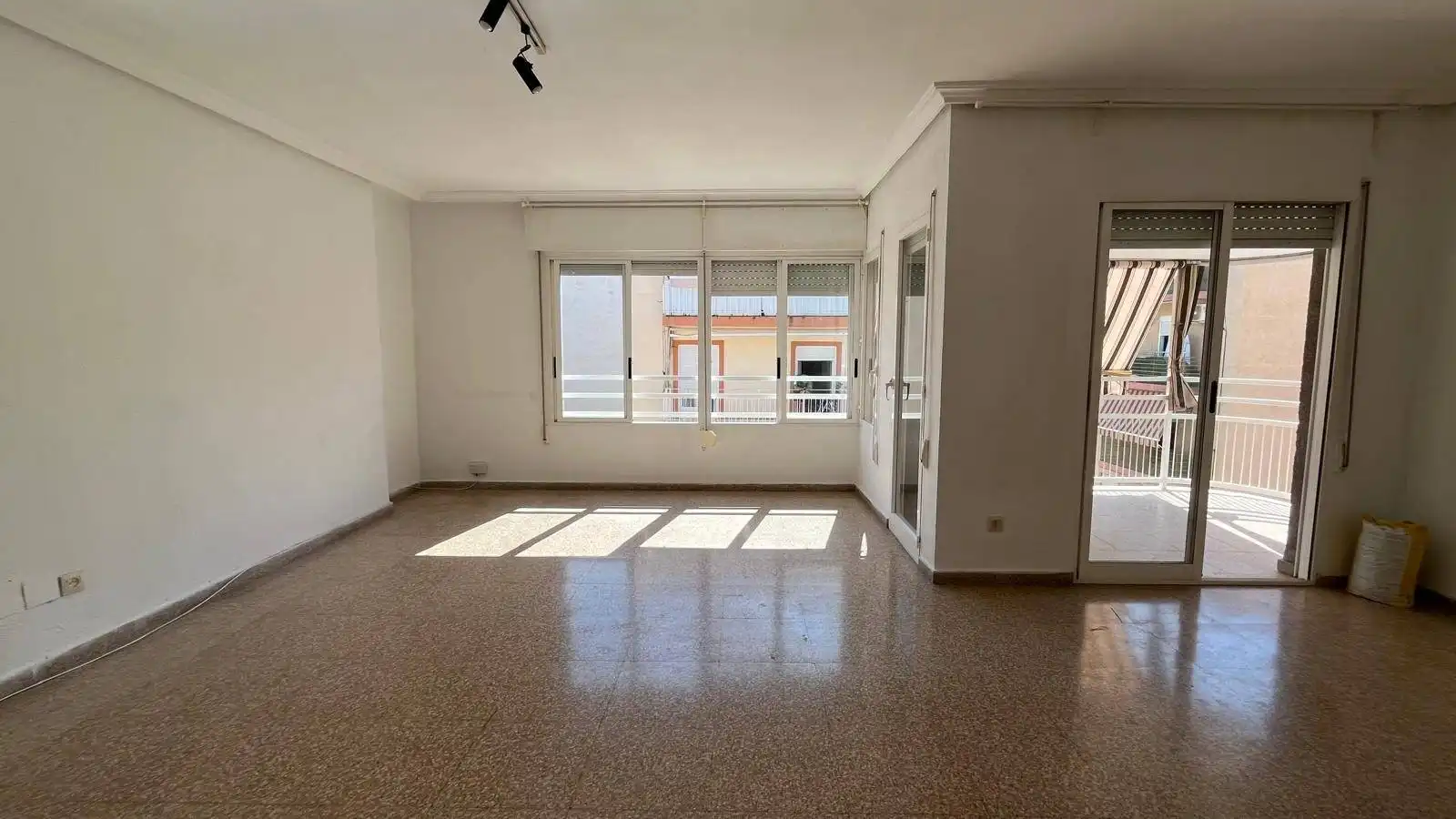 Sala d'estar de Pis en venda en Elche / Elx amb Terrassa i Balcó