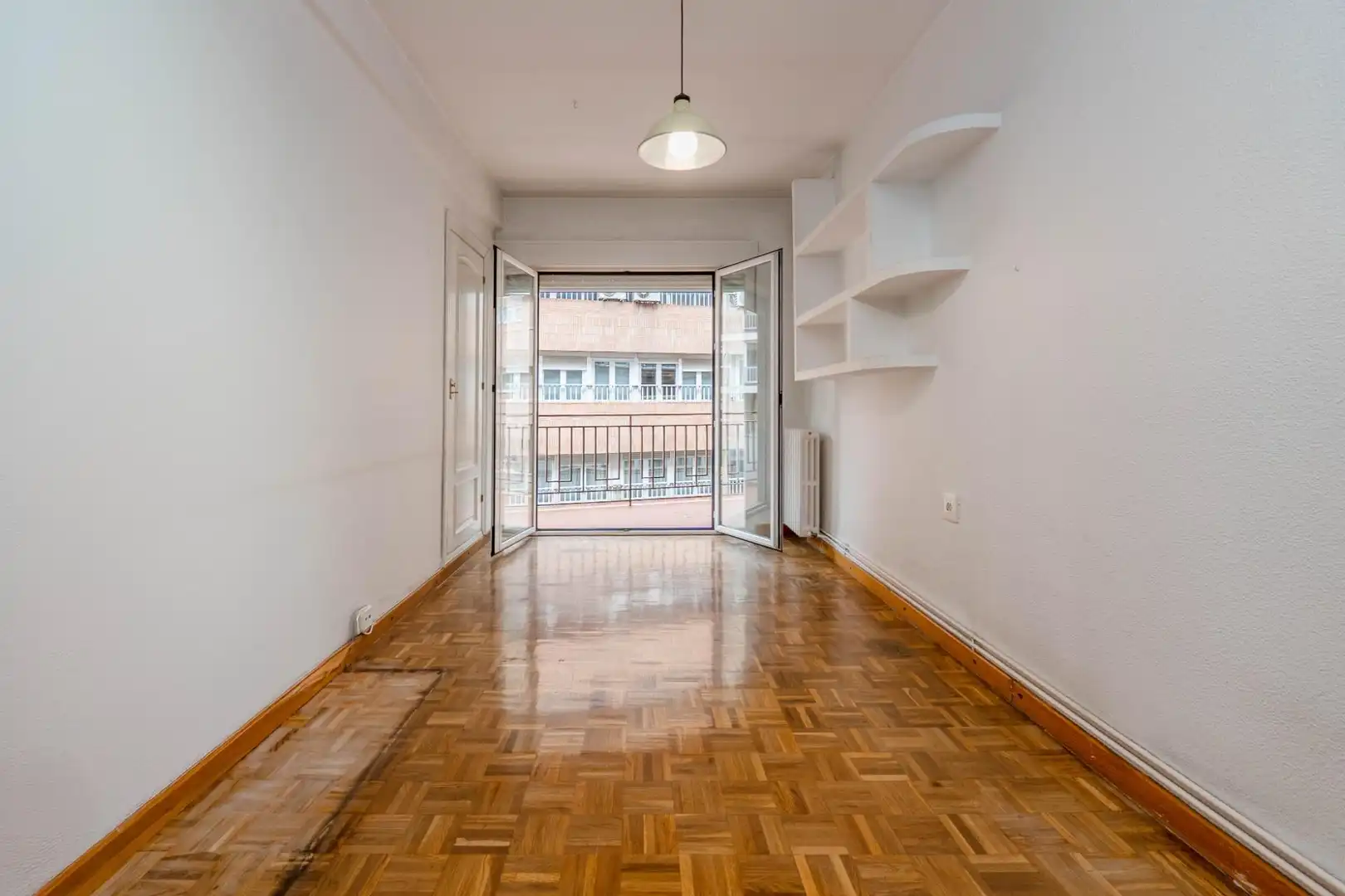 Wohnung zum Verkauf in Granada mit Klimaanlage, Heizung und Terrasse