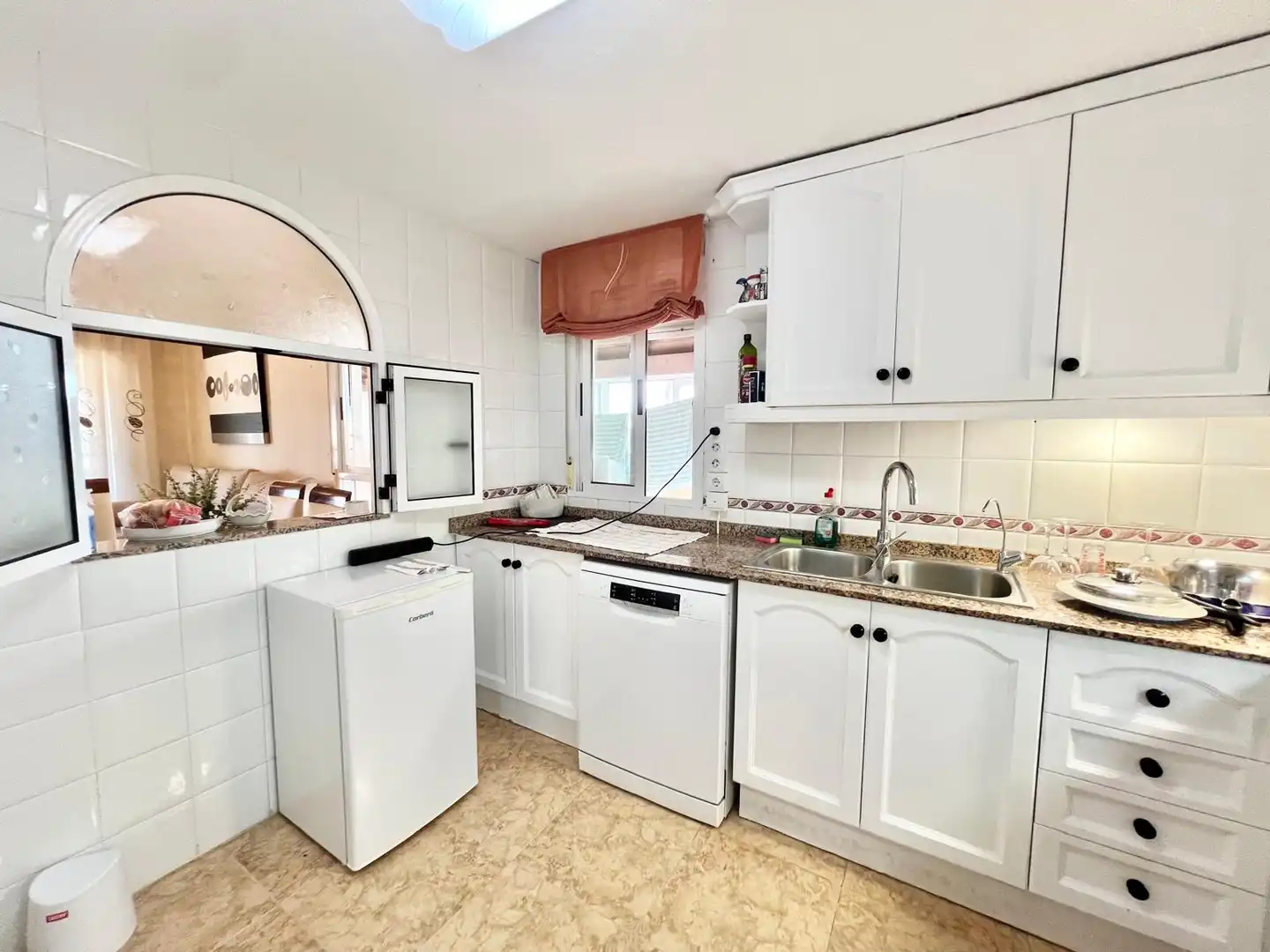 Cocina de Ático de alquiler en Torrevieja con Aire acondicionado, Calefacción y Terraza