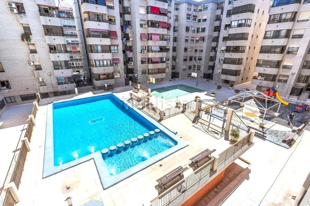 Piscina de Pis en venda en Onil amb Aire condicionat, Calefacció i Terrassa