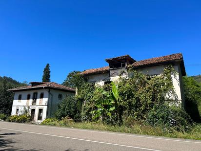 Exterior view of House or chalet for sale in Cangas de Onís