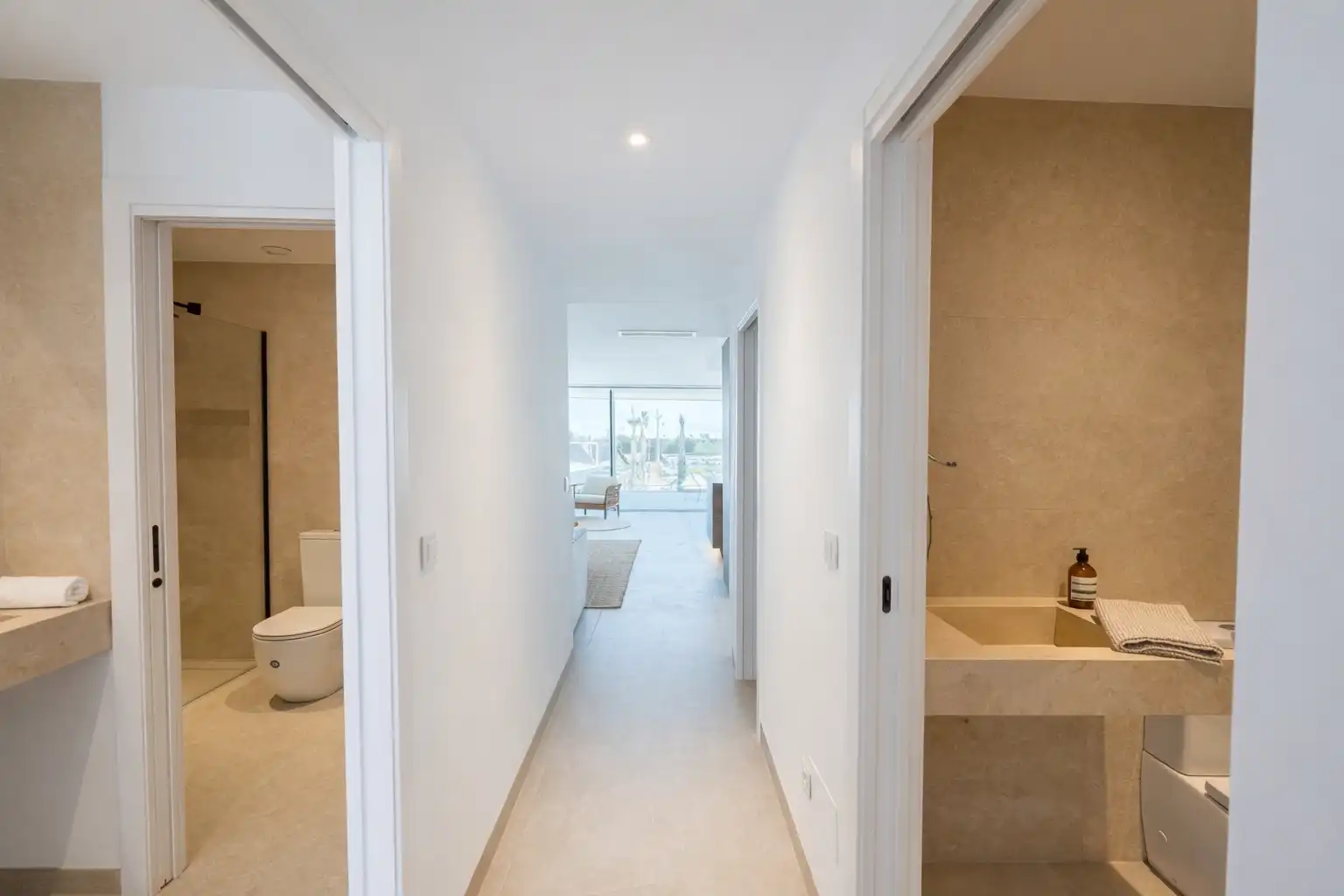 Badezimmer von Erdgeschoss zum Verkauf in Cartagena mit Klimaanlage, Heizung und Privatgarten