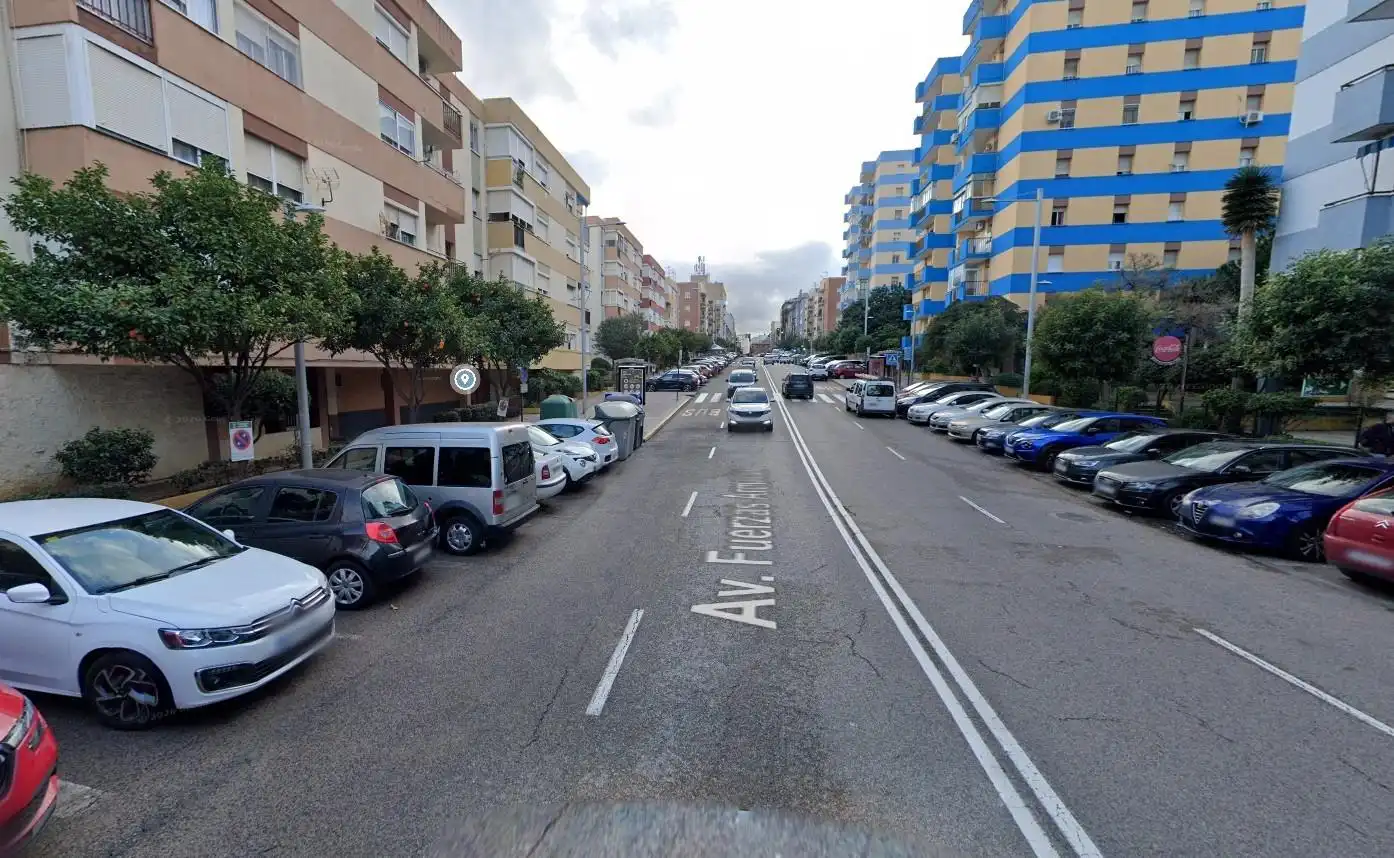 Vista exterior de Pis en venda en Algeciras amb Terrassa