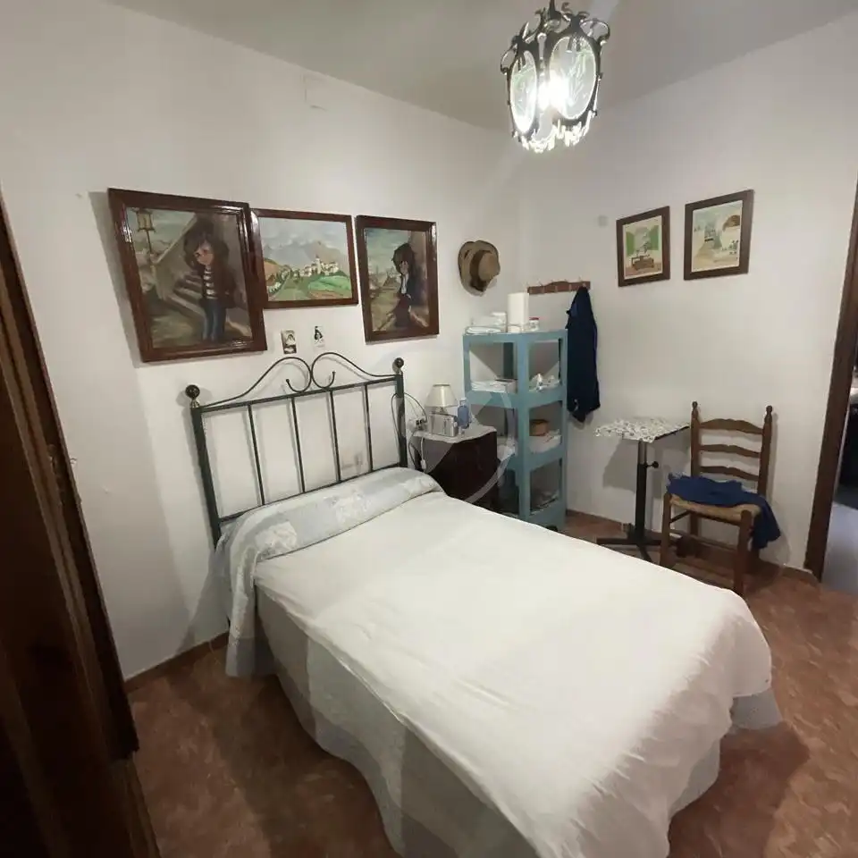 Dormitori de Casa o xalet en venda en Linares amb Aire condicionat i Terrassa