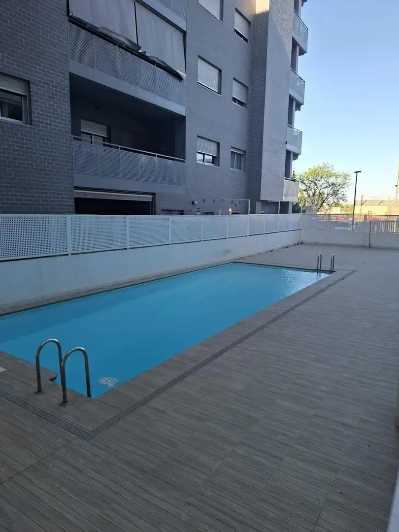 Piscina de Ático de alquiler en Aldaia con Aire acondicionado, Parquet y Terraza