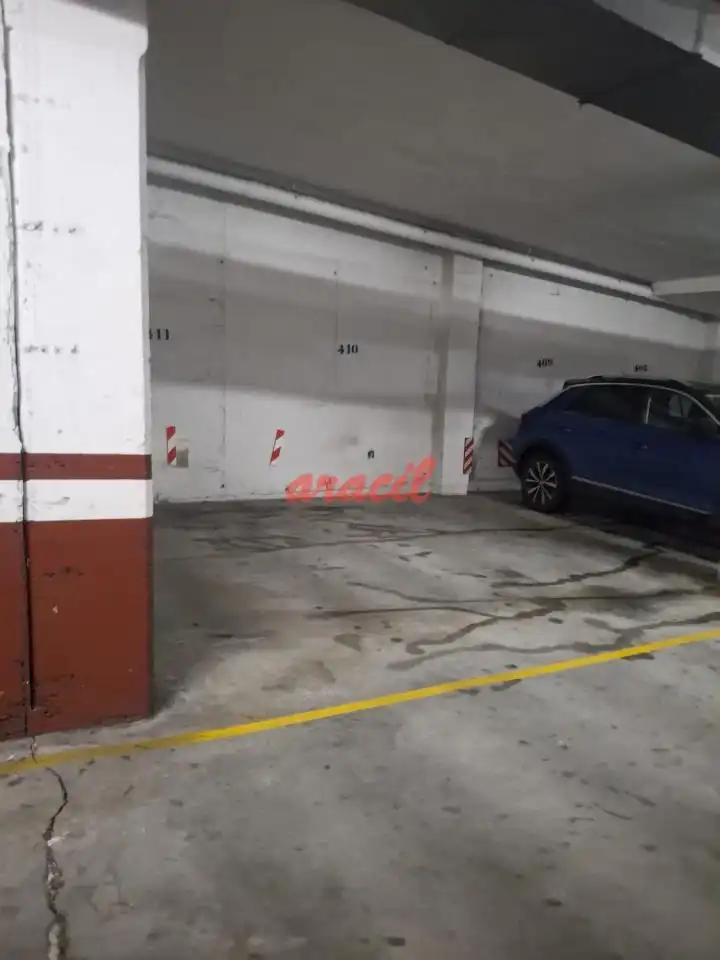 Parking de Dúplex en venta en Ourense Capital  con Calefacción y Amueblado