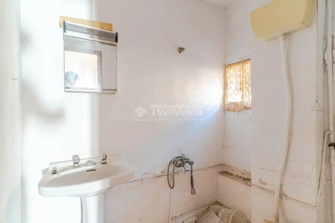 Badezimmer von Einfamilien-Reihenhaus zum Verkauf in Lanjarón mit Terrasse