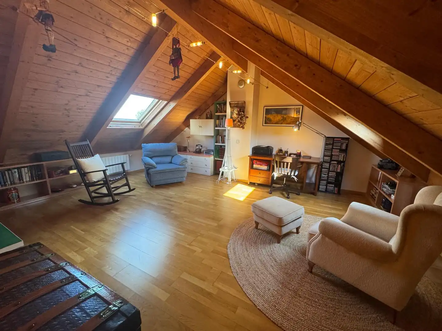Sala de estar de Casa adosada en venta en Boadilla del Monte con Aire acondicionado, Calefacción y Jardín privado