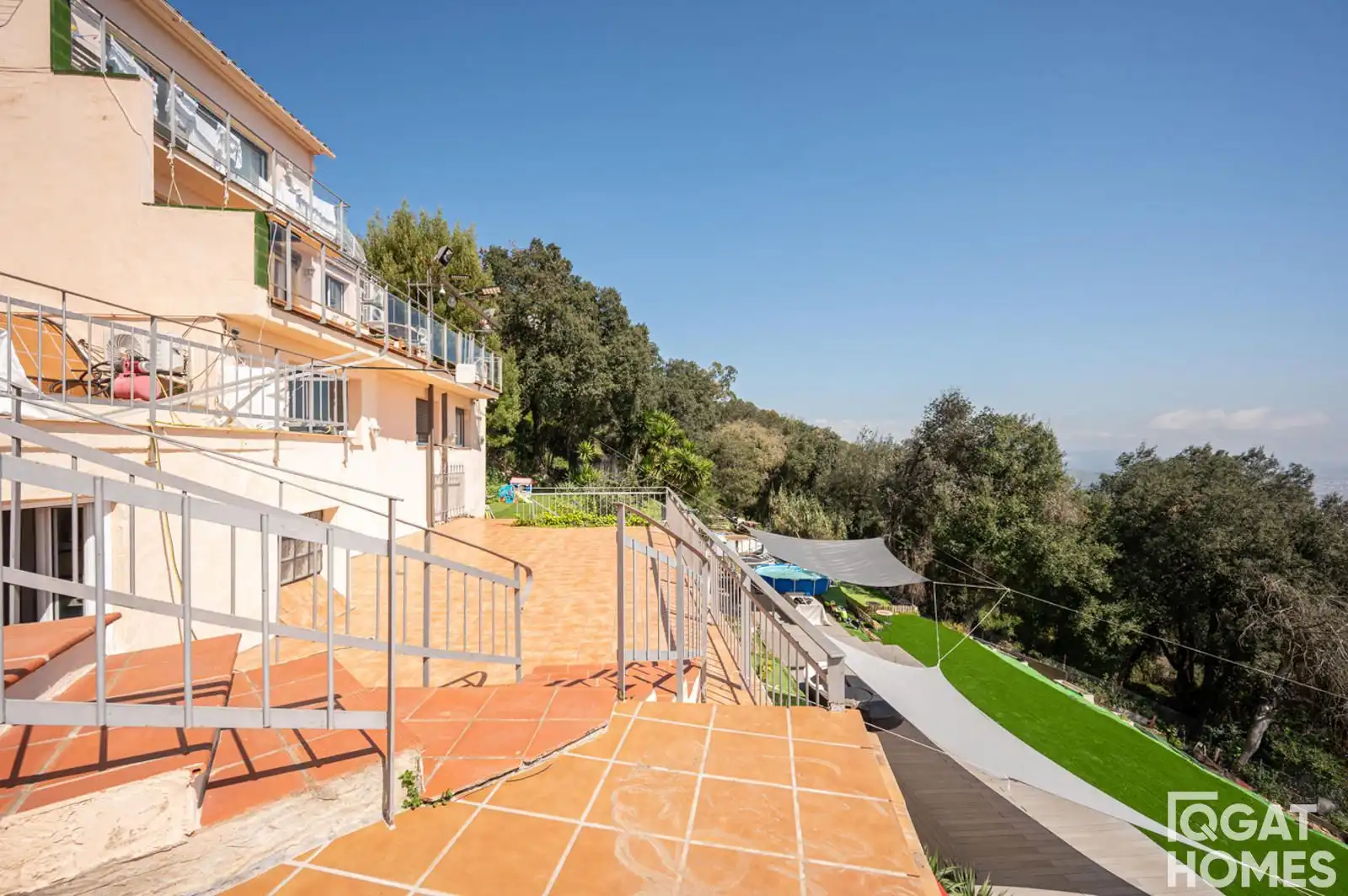 Vista exterior de Casa o xalet en venda en Barcelona amb Aire condicionat, Calefacció i Jardí privat