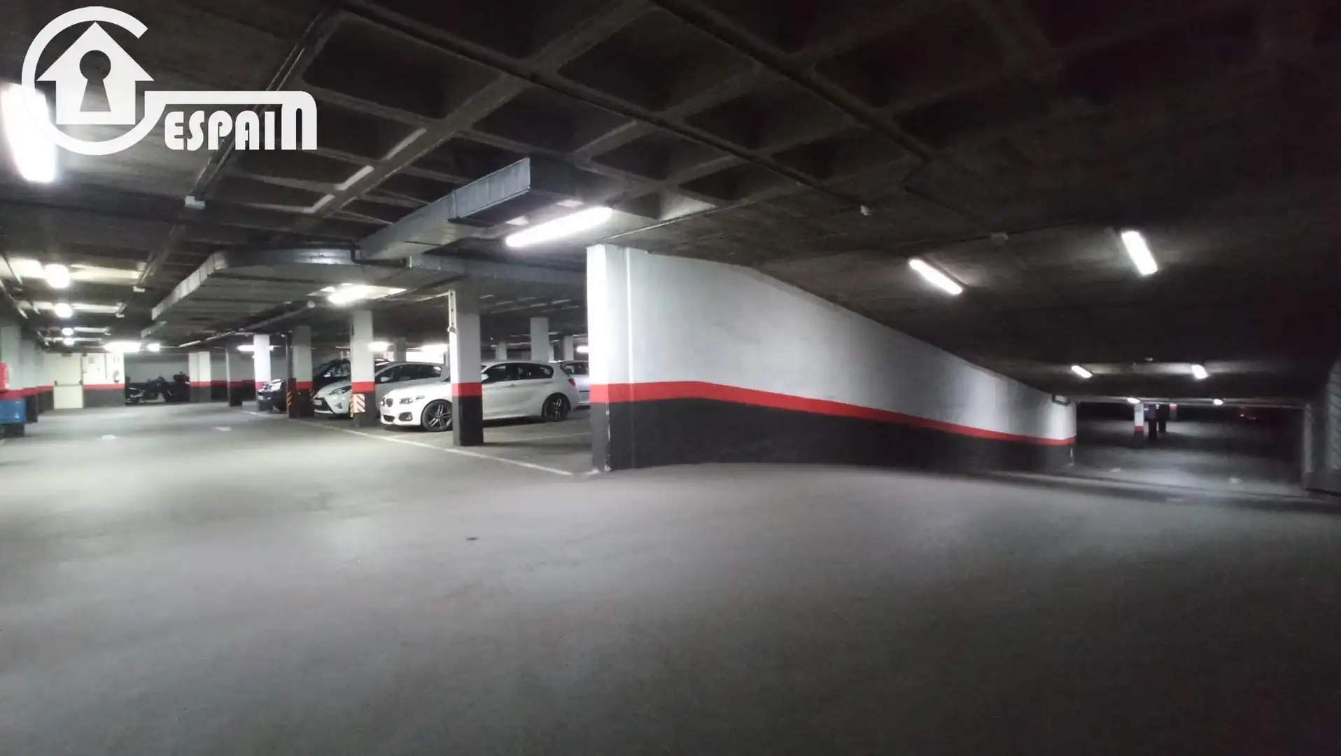 Parking of Flat for sale in Madrid  with Air Conditioner, Heating and Private garden