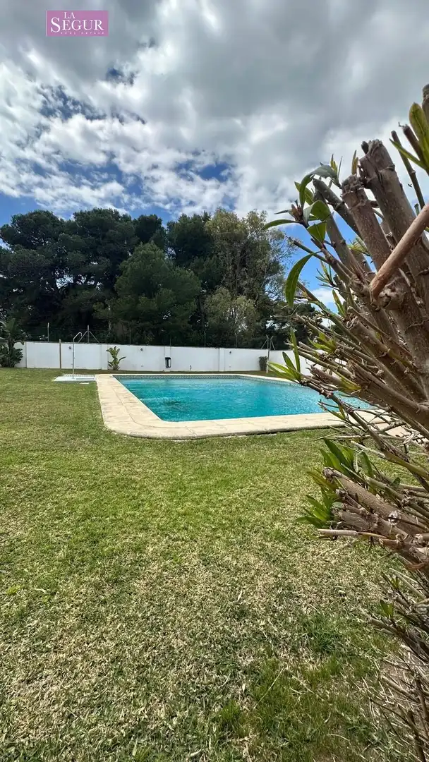 Swimming pool of Flat for sale in Conil de la Frontera  with Terrace, Furnished and Community pool