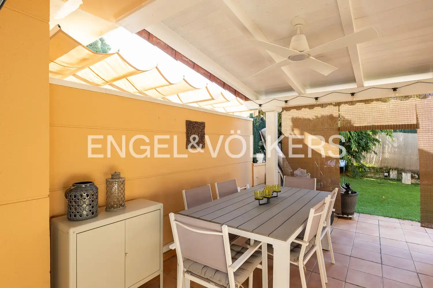Terrassa de Casa adosada de lloguer en Tavernes Blanques amb Aire condicionat, Calefacció i Jardí privat
