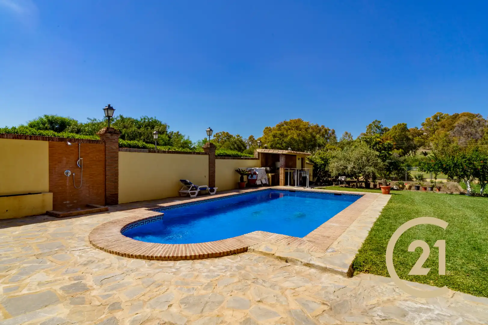 Piscina de Casa adosada en venta en Benahavís con Aire acondicionado, Jardín privado y Terraza